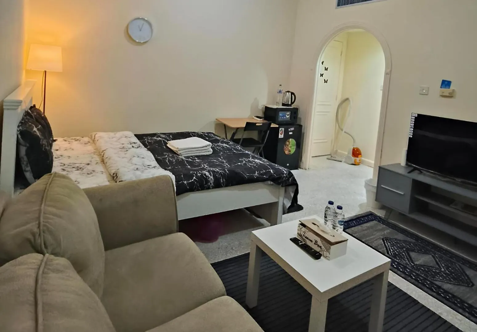Δωμάτια σε οικογενειακή κατοικία Bb Homes Transient Αμπού Ντάμπι